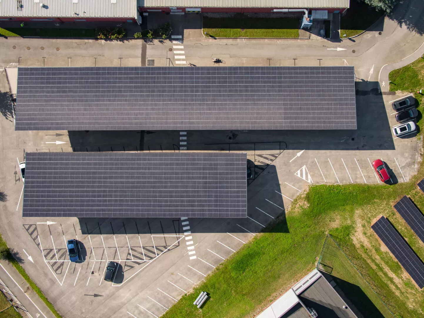 installation-solaire-ombriere-parking